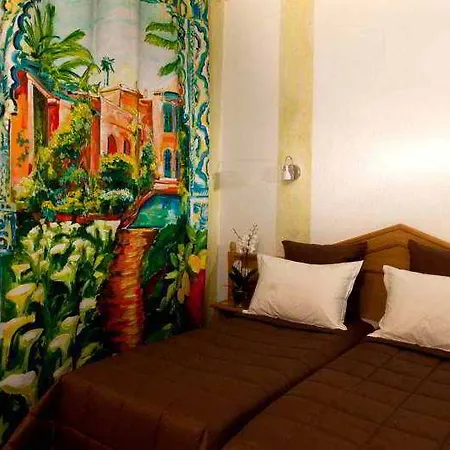 3h Marais Hotel 3*