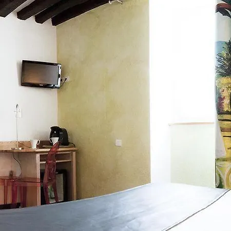 Hotel 3h Marais 3*